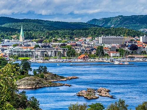 Столица южного прибрежного региона Норвегии, известная как Норвежская Ривьера, Кристиансанн получил прозвище «Летний город»